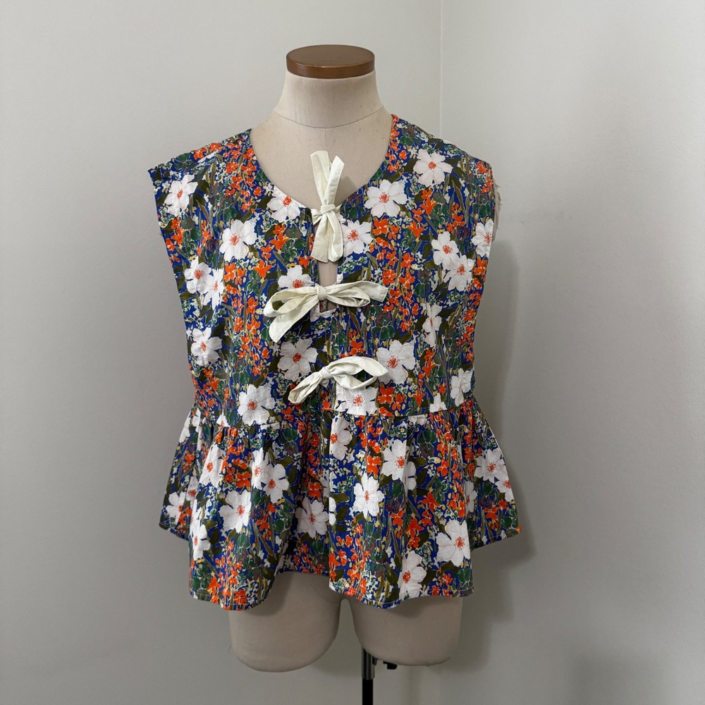 Entro Medium Floral Tie Front Sleeveless Blouse Top Garden Cottagecore Peplum